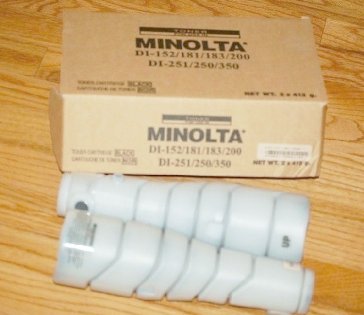 Konica Minolta DI250/251/350/351/302ABC TONER 2x413g. Új bontatlan csomagolásban.