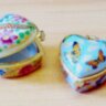 Szivecske ékszeres szelencepár porcelánból.