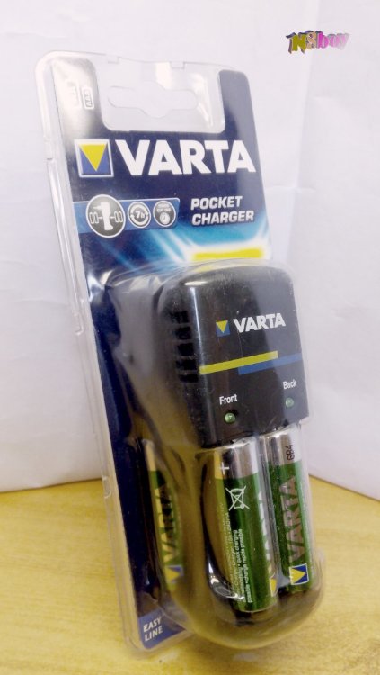 VARTA Pocket Charger + 4xAA 2400mAh akkumulátor, új állapot gyári bliszteres csomagolásban.