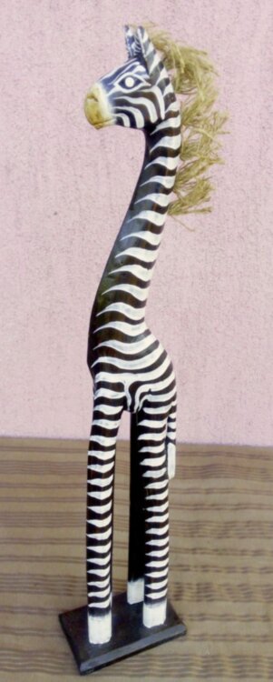 Sörényes zebra kézműves faszobor Indonéziából. Egzotikus dekoráció.