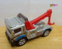 Matchbox Urban Tow Truck, 2011/2013 ezüst metál eredeti Mattel termék újszerű állapotban.