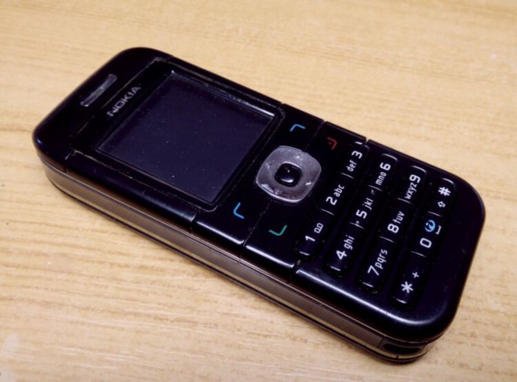 Nokia 6030 Telenor, hagyományos Mobiltelefon működőképes jó állapot.